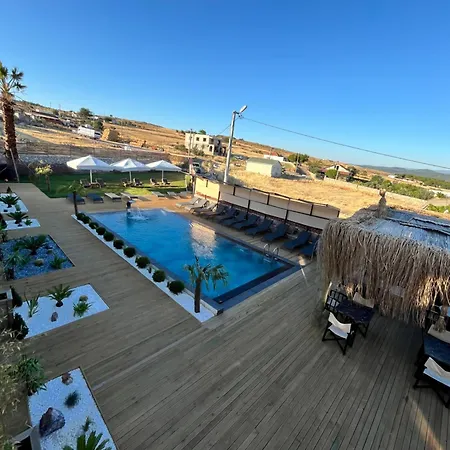 Nueans Kuecuekkoey *