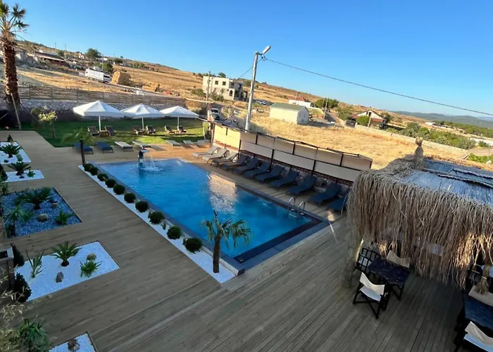 Nueans Kuecuekkoey *